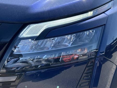 New 2026 Nissan Pathfinder Platinum w/ Cargo Package FWD image 10
