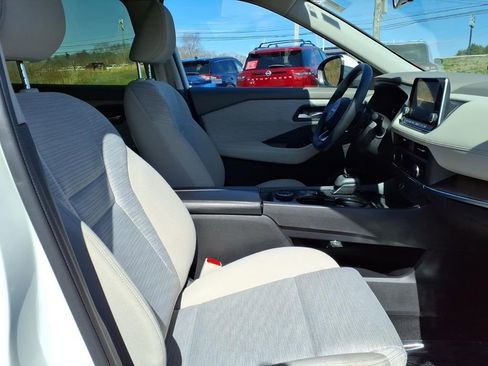 Certified 2023 Nissan Rogue SV AWD/4WD image 9