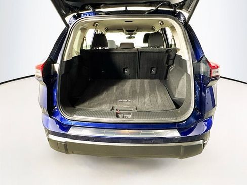 Certified 2025 Nissan Rogue SV image 24