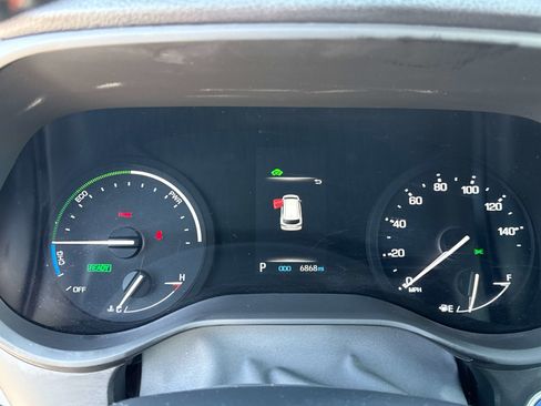 Used 2024 Toyota Sienna XSE FWD image 27