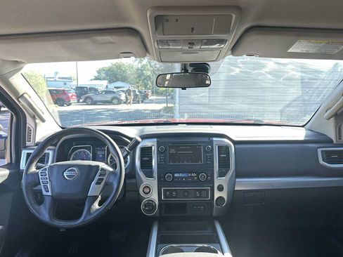 Used 2019 Nissan Titan PRO-4X AWD/4WD image 14