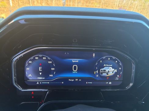 Used 2024 Chevrolet Silverado 1500 LT Trail Boss w/ LT Trail Boss Premium Package image 30