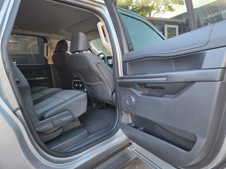 Used 2024 Ford Expedition Max XLT RWD image 11