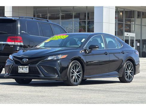 Used 2023 Toyota Camry SE FWD image 8