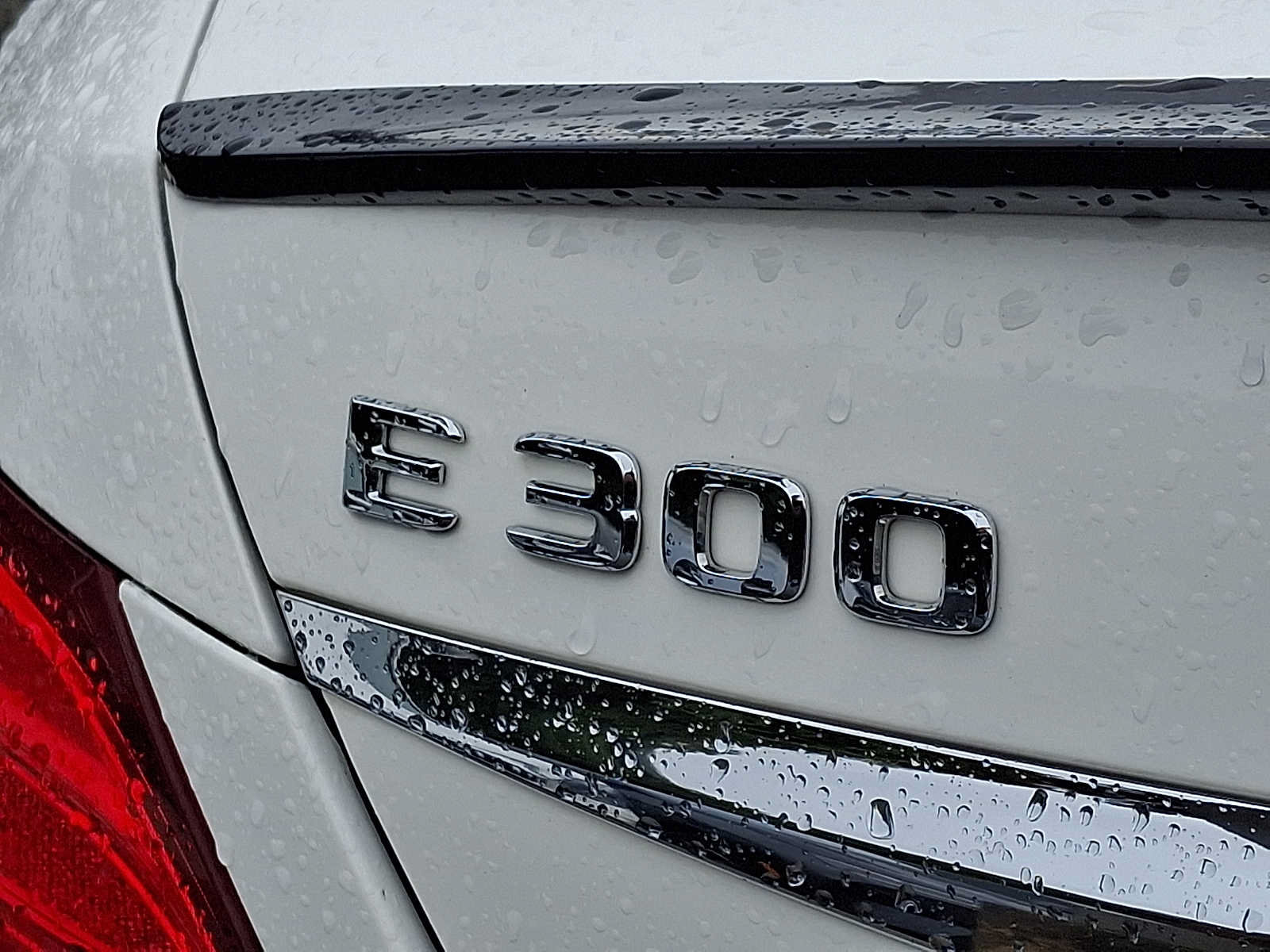 Used 2017 Mercedes-Benz E 300 4MATIC image 30