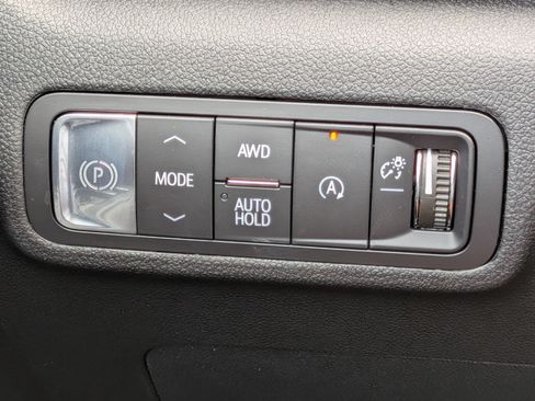 New 2026 GMC Terrain Denali w/ LPO, Black Badging Package AWD/4WD image 25