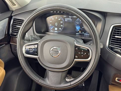Used 2016 Volvo XC90 T6 Momentum w/ Momentum Plus Package image 19