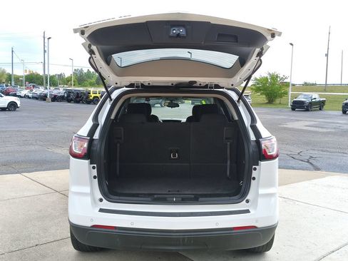 Used 2017 Chevrolet Traverse LT w/ Style and Technology Package AWD/4WD image 19