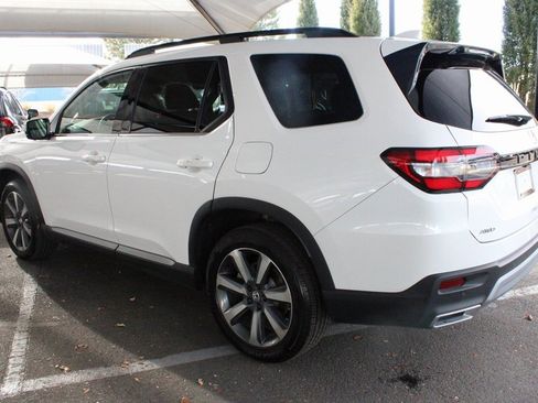 Used 2025 Honda Pilot Elite image 14