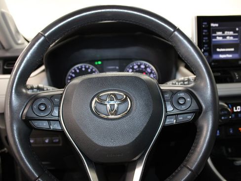 Used 2020 Toyota RAV4 XLE Premium AWD/4WD image 40