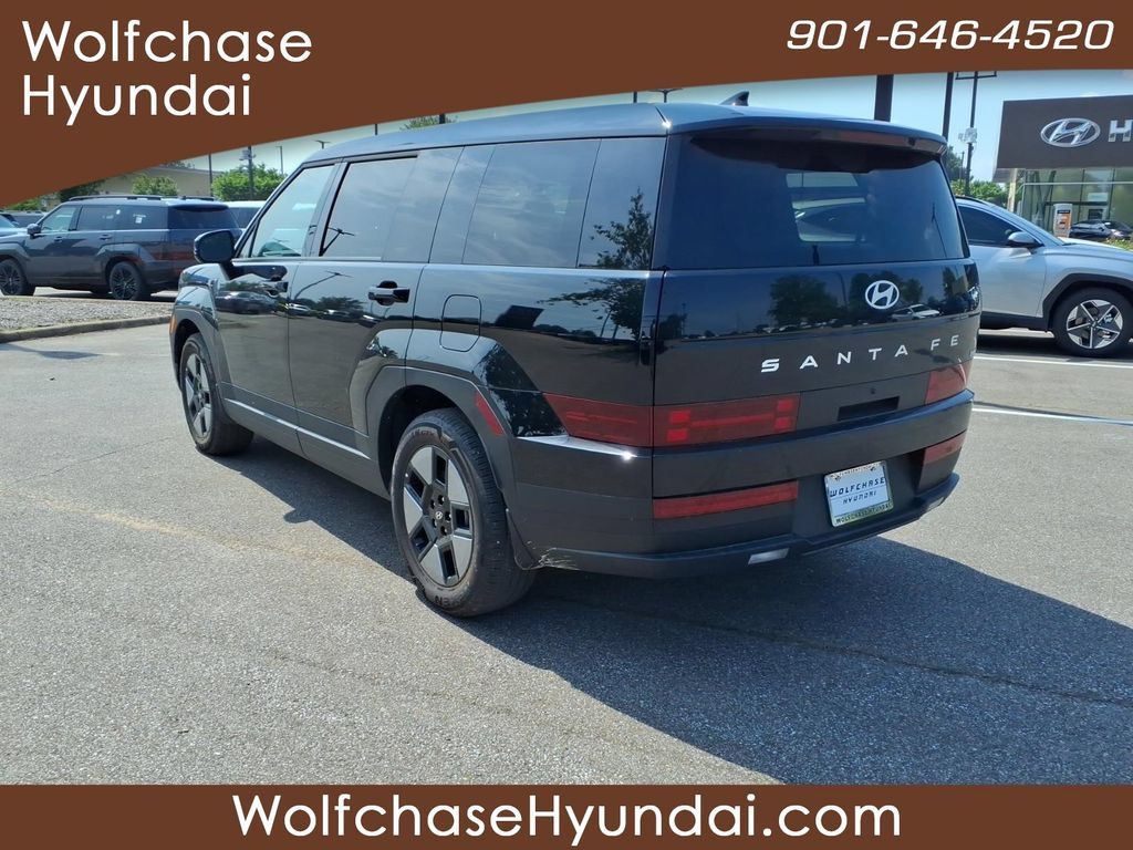 Used 2026 Hyundai Santa Fe SE FWD image 3