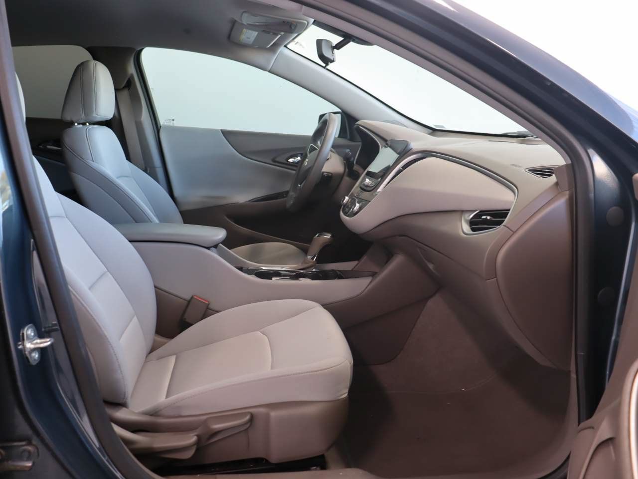 Used 2020 Chevrolet Malibu LS FWD image 18