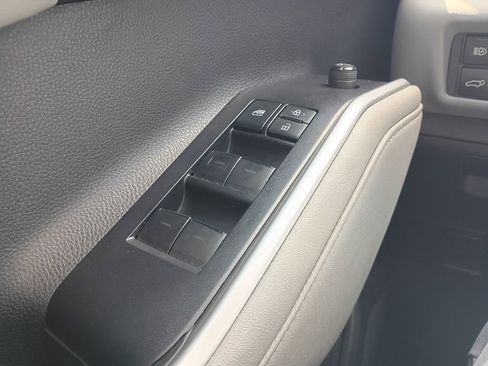 Certified 2021 Toyota Highlander XLE FWD image 16