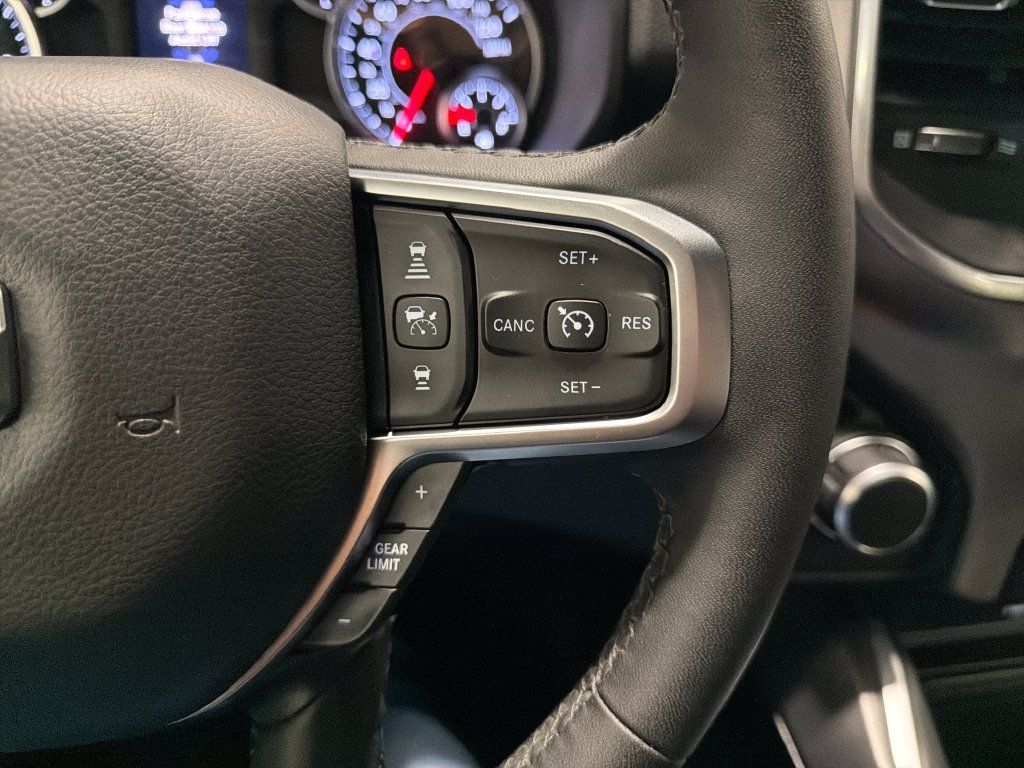 Used 2025 RAM 1500 Big Horn AWD/4WD image 12