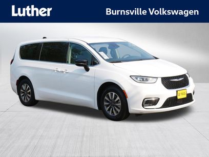 Used 2024 Chrysler Pacifica Limited