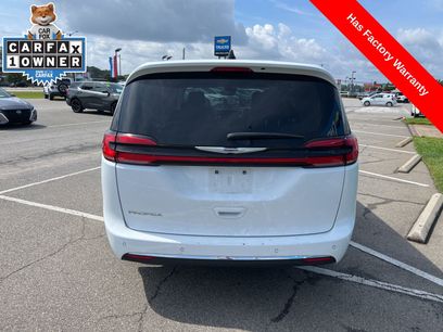 Used 2024 Chrysler Pacifica Touring-L