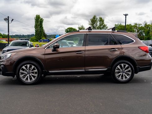 Used 2019 Subaru Outback 3.6R Touring w/ Popular Package #3A AWD/4WD image 12