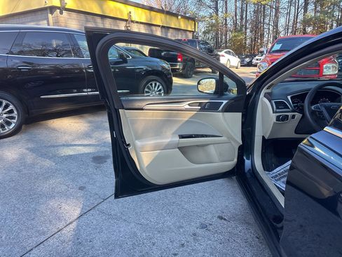 Used 2014 Ford Fusion SE image 7