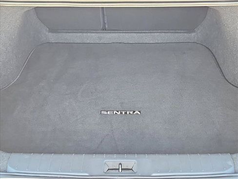 Used 2025 Nissan Sentra SR FWD image 6
