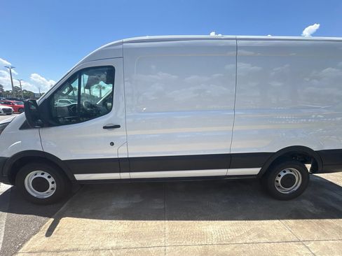 Used 2024 Ford Transit 250 148 Medium Roof RWD image 3
