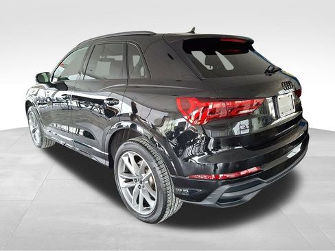 Certified 2025 Audi Q3 2.0T Premium w/ Convenience Package image 4