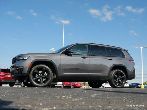 Used 2024 Jeep Grand Cherokee L Limited w/ Black Appearance Package AWD/4WD image 20