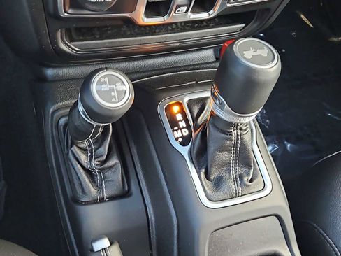 Used 2023 Jeep Wrangler Sahara image 31