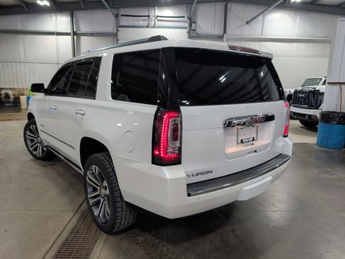 Used 2018 GMC Yukon Denali w/ Denali Ultimate Package AWD/4WD image 4