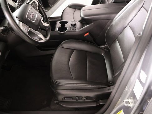 Used 2024 GMC Terrain SLT image 10