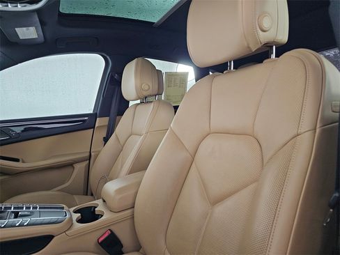 Used 2017 Porsche Macan S image 24
