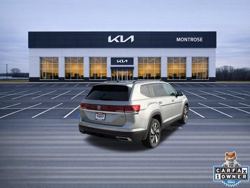 Used 2025 Volkswagen Atlas SE AWD/4WD image 6