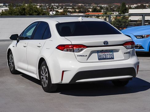 Used 2021 Toyota Corolla LE w/ Carpet Mat Package (TMS) FWD image 4