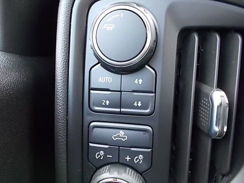 Used 2024 Chevrolet Silverado 1500 W/T w/ Z71 Off-Road Package image 18