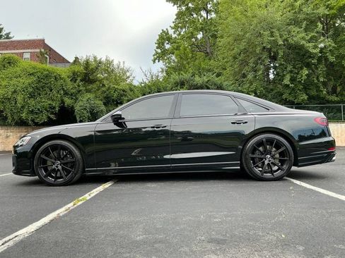 Used 2023 Audi S8 AWD/4WD image 9