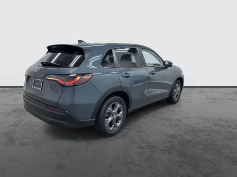 Certified 2027 Honda HR-V LX image 4