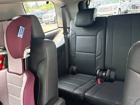 Used 2018 Chevrolet Tahoe LT w/ LT Signature Package AWD/4WD image 9