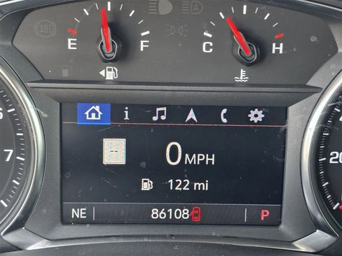 Used 2023 Chevrolet Equinox Premier image 11