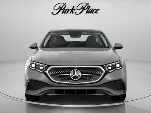 New 2026 Mercedes-Benz E 350 4MATIC Sedan image 34