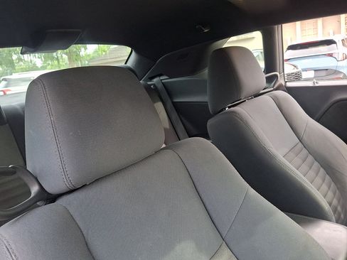 Used 2014 Dodge Challenger SXT RWD image 13