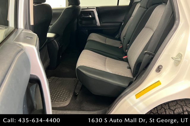 Used 2020 Toyota 4Runner SR5 AWD/4WD image 21