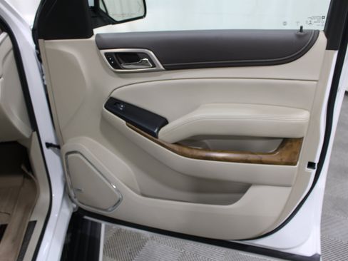 Used 2019 GMC Yukon XL Denali w/ Denali Ultimate Package AWD/4WD image 30
