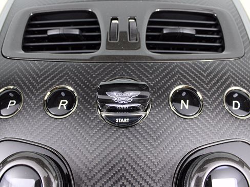 Used 2014 Aston Martin Vanquish Volante RWD image 40