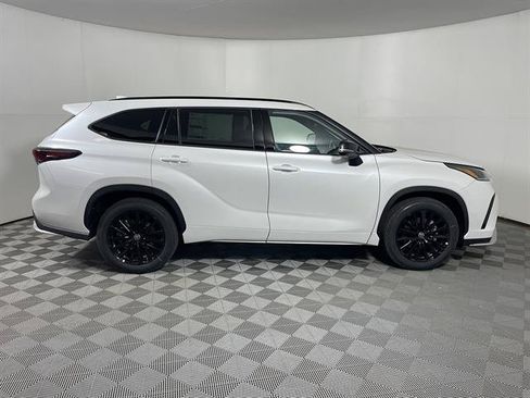 New 2026 Toyota Highlander XSE AWD/4WD image 8