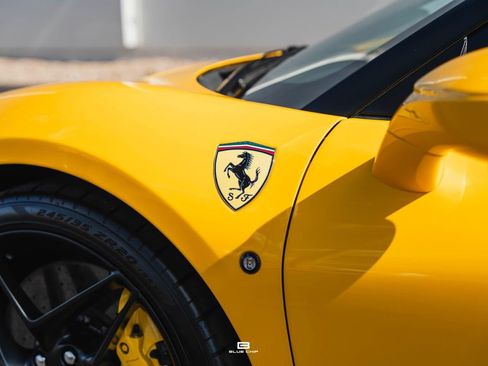 Used 2021 Ferrari F8 Tributo RWD image 9