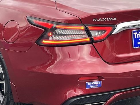 Used 2023 Nissan Maxima SL FWD image 5