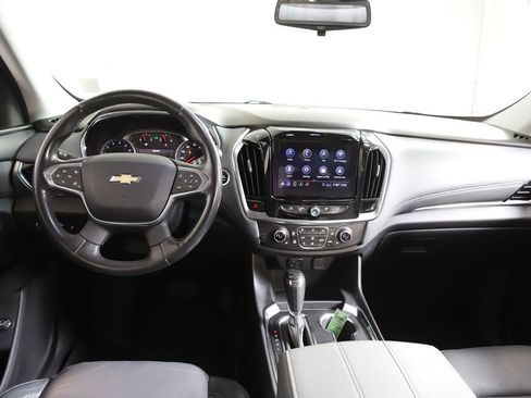 Used 2020 Chevrolet Traverse LT w/ LT Premium Package AWD/4WD image 11
