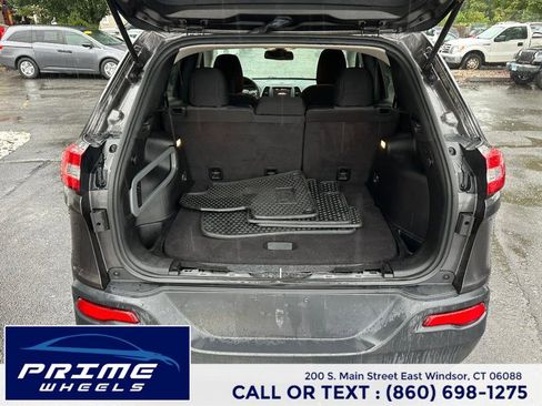 Used 2014 Jeep Cherokee Latitude w/ Cold Weather Group image 11