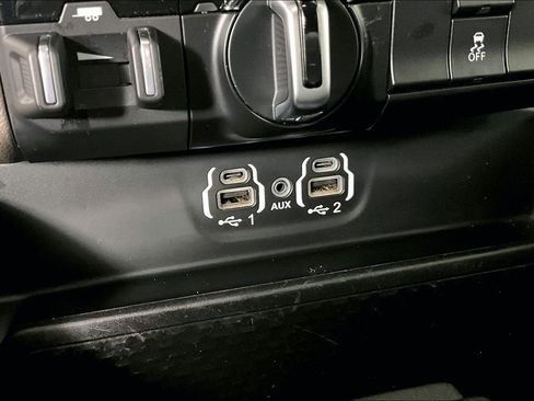 Used 2021 RAM 1500 Laramie image 33