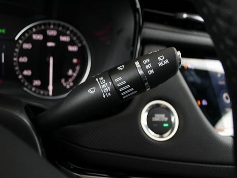 New 2025 Cadillac XT6 Luxury image 22