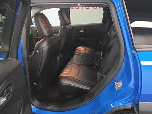 Used 2022 Jeep Cherokee Trailhawk w/ Sun, Sound & Nav Group image 23